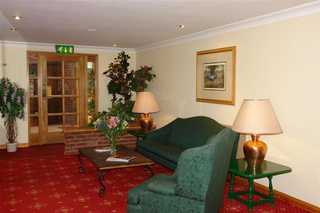 Oaklands Lodge Hotel Saint Saviour Экстерьер фото