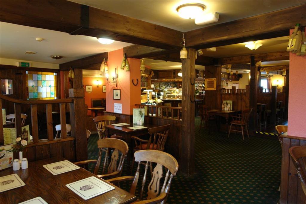 Oaklands Lodge Hotel Saint Saviour Экстерьер фото
